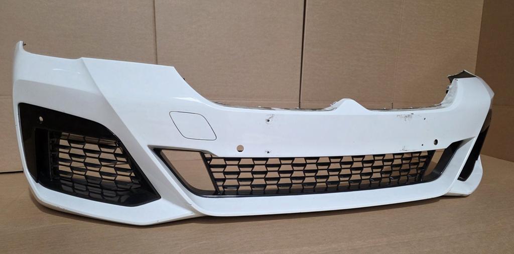 Voorbumper BMW 5 Serie G30 G31 LCI M PAKKET 51118098644 PDC, Gebruikt, -, Voor, Ophalen of Verzenden