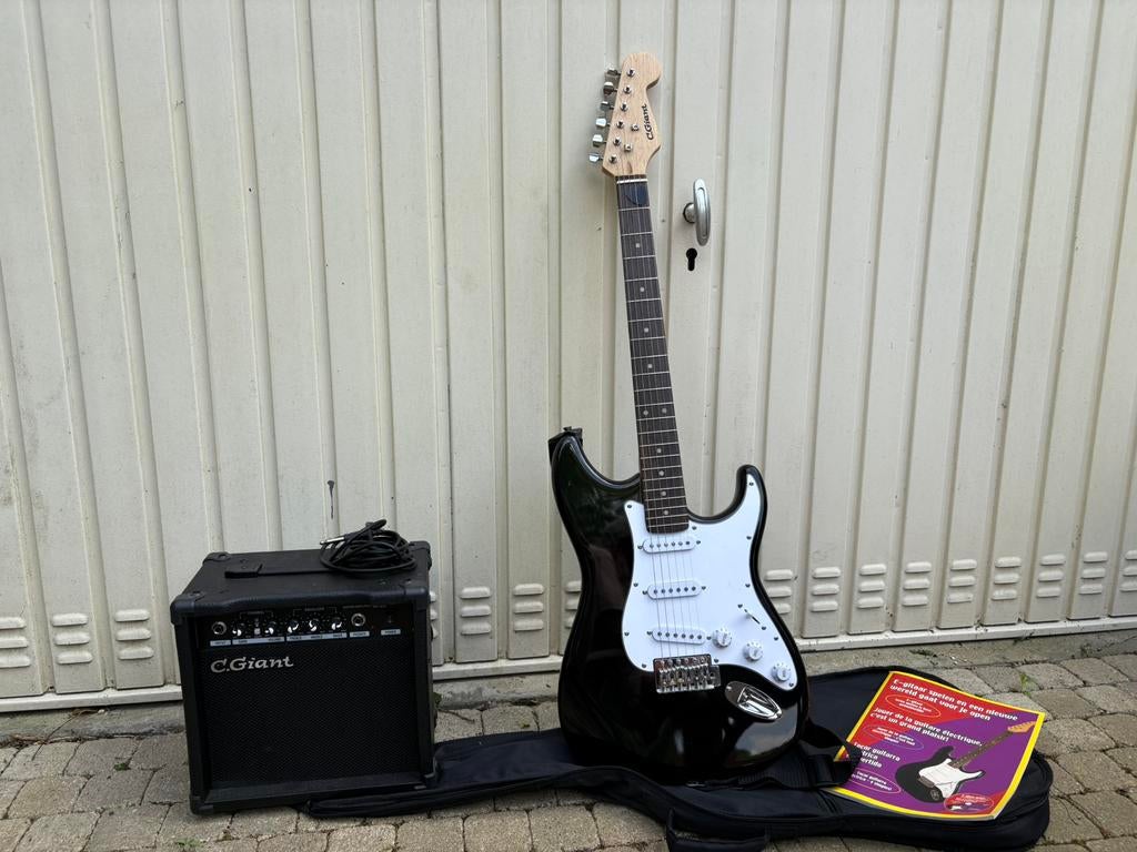 Gitaar set C.Giant + versterker + hoes, Muziek en Instrumenten, Ophalen, Zo goed als nieuw