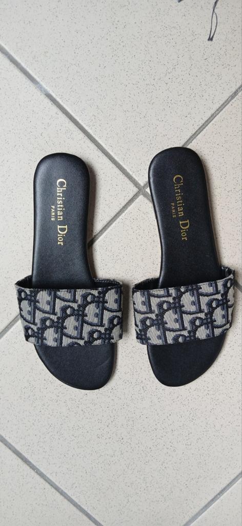 Sandale neuve pointure 38, 20E, Vêtements | Hommes, Enlèvement