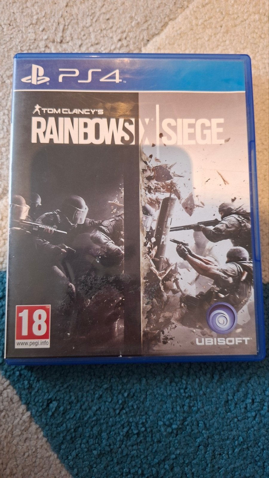 Tom Clancy's Rainbow Six Siege pour PS4, Shooter, 1 joueur, À partir de 18 ans, Comme neuf