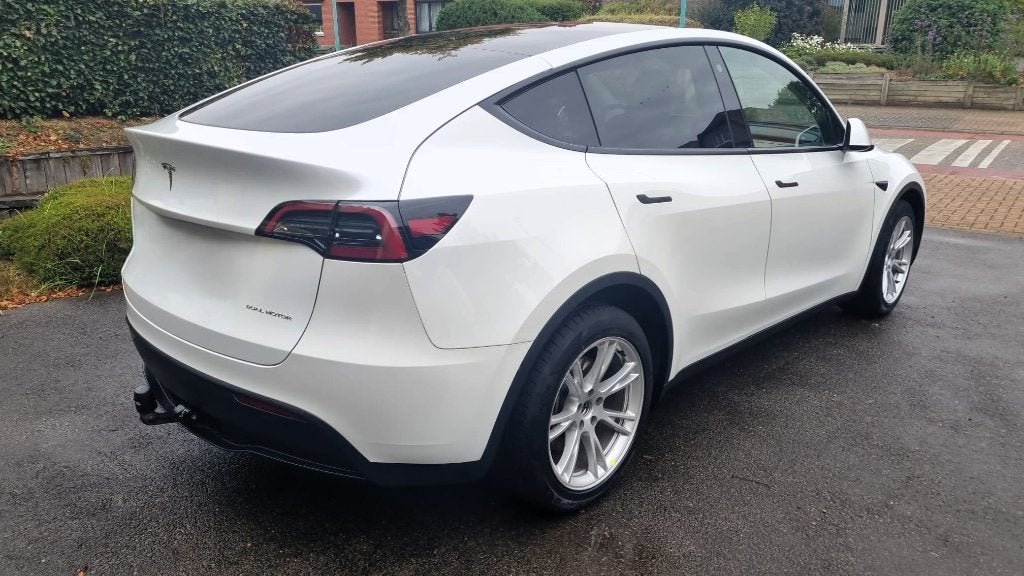 Tesla Y 2023 AWD LR (514PK) - TREKHAAK - WIT - DUAL MOTOR, Autos, 378 kW, Achat, Entretenue par le concessionnaire, Noir