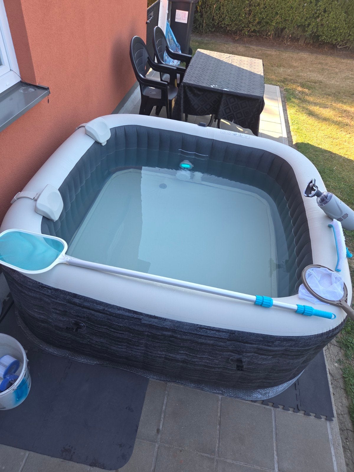 jaccuzi intex 6 personnes plus accessoires, Enlèvement
