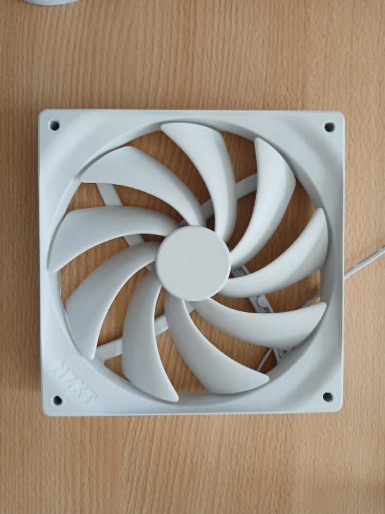 NZXT witte case fans – 140mm + 120mm + fan splitter, Computers en Software, Computerkoelers, Ophalen, Nieuw, Luchtkoeling