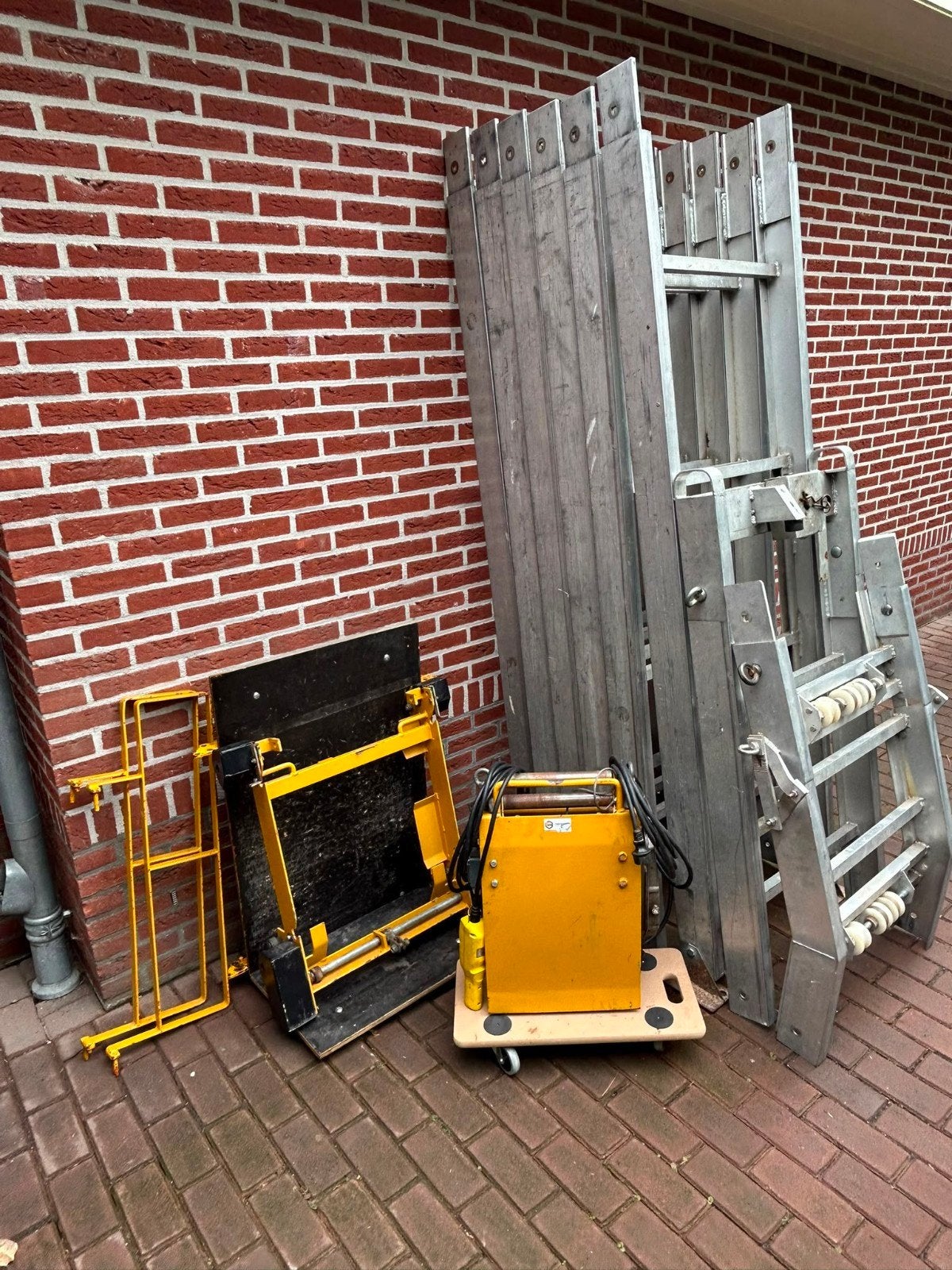 Pannenlift Ladderlift goederenlift 150kg +knikstuk merk Imer, Doe-het-zelf en Bouw, Ophalen, Gebruikt