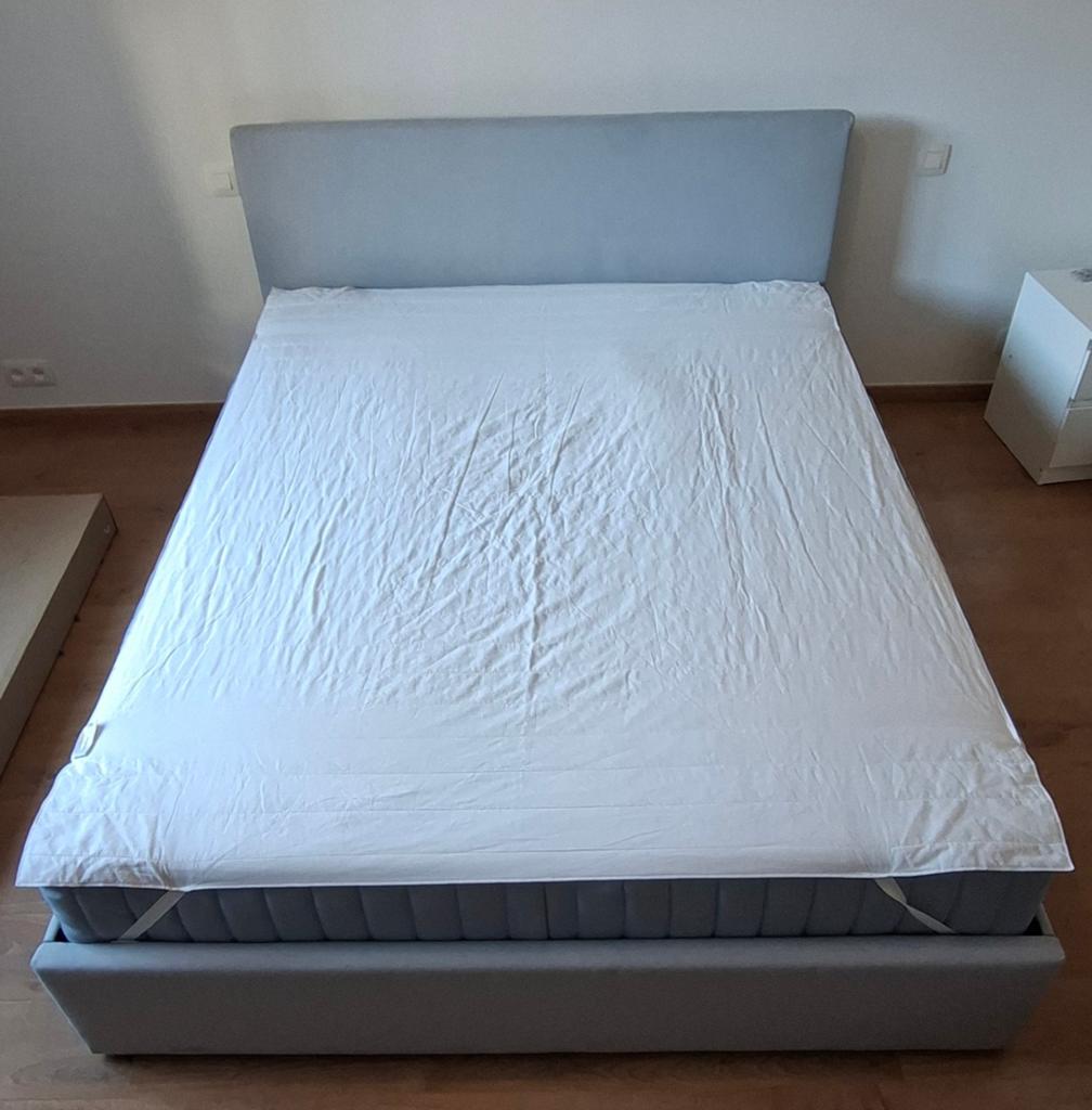 Ensemble literie IKEA: cadre de lit GLADSTAD et mat VALEVÅG, Tissu, Enlèvement, Utilisé, Scandinave