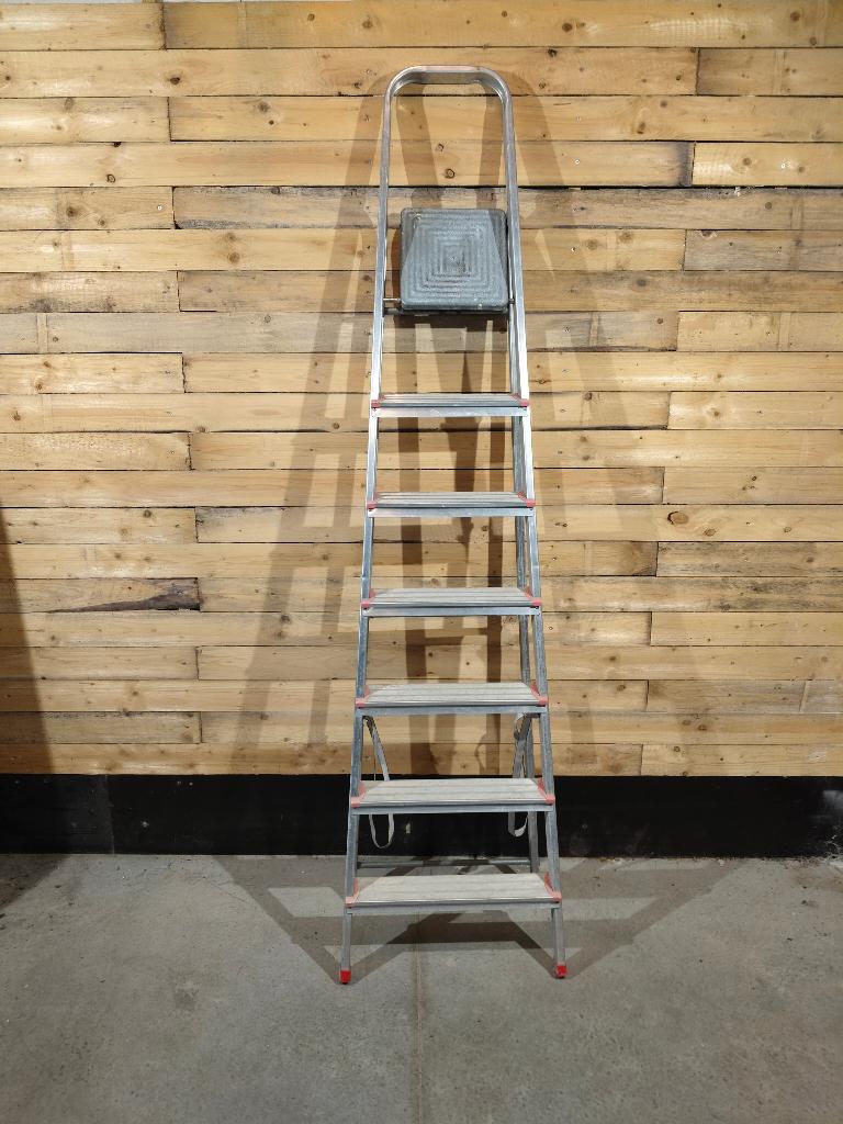 Escabeau pliable 6 marches – Echelle / Escabelle., Bricolage & Construction, 2 à 4 mètres, Pliable ou rétractable/escamotable