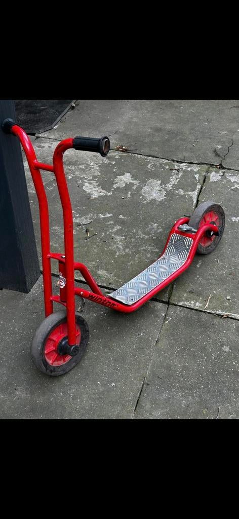 A vendre trotinete et bicyclette pour les enfants