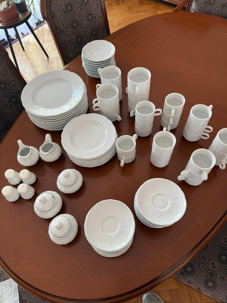 Wit porseleine servies, Huis en Inrichting, Keuken | Servies, Ophalen