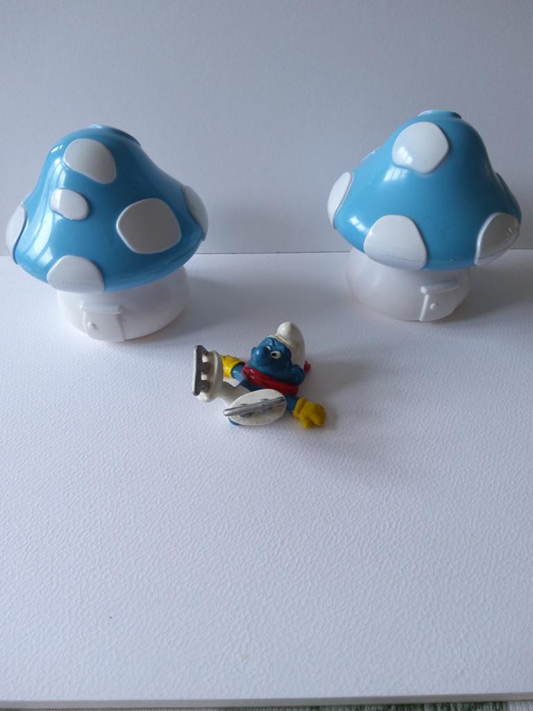 Schtroumpf avec patins à glace, Enlèvement ou Envoi, Utilisé, Poupée, Figurine ou Peluche