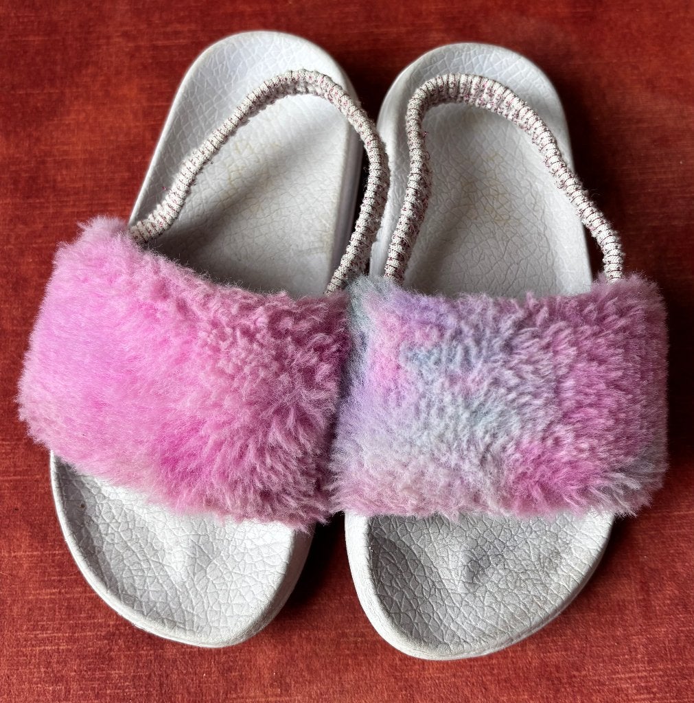 Slippers met pels en rekker maat 26, Ophalen, Gebruikt, Meisje, Overige typen