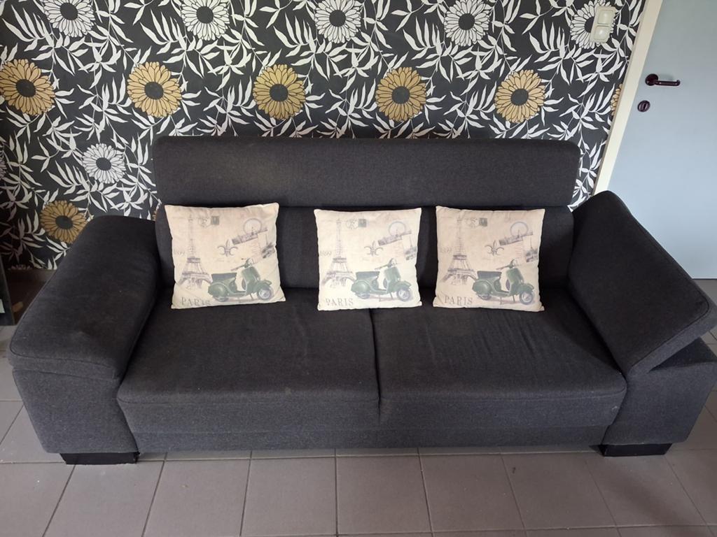 Chaise robuste en tissu à trois places avec grand repose-pie, Maison & Meubles, Canapés | Salons, 200 à 250 cm, Enlèvement, Tissus