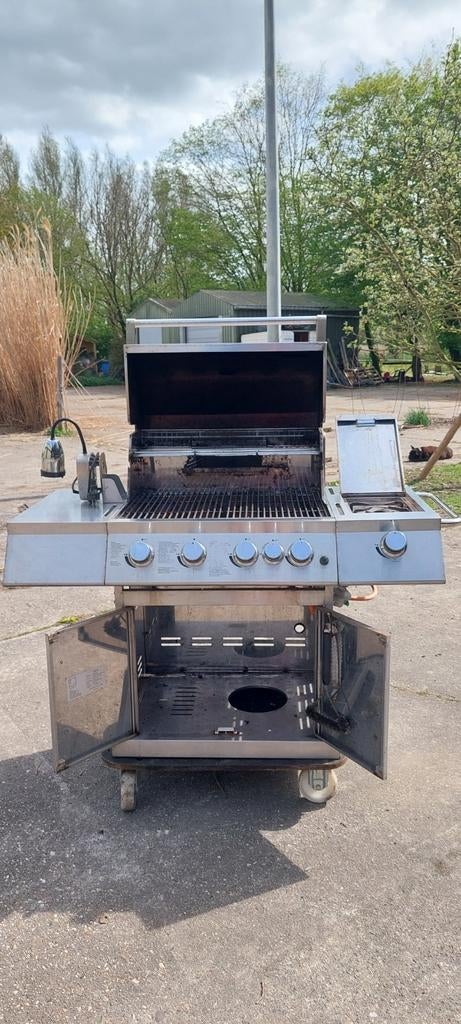Grote barbecue op gas, T&T, Enlèvement