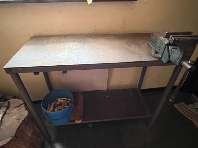 werkbank met toebehoren, Ophalen, Gebruikt, 70 tot 120 cm, Bankschroef