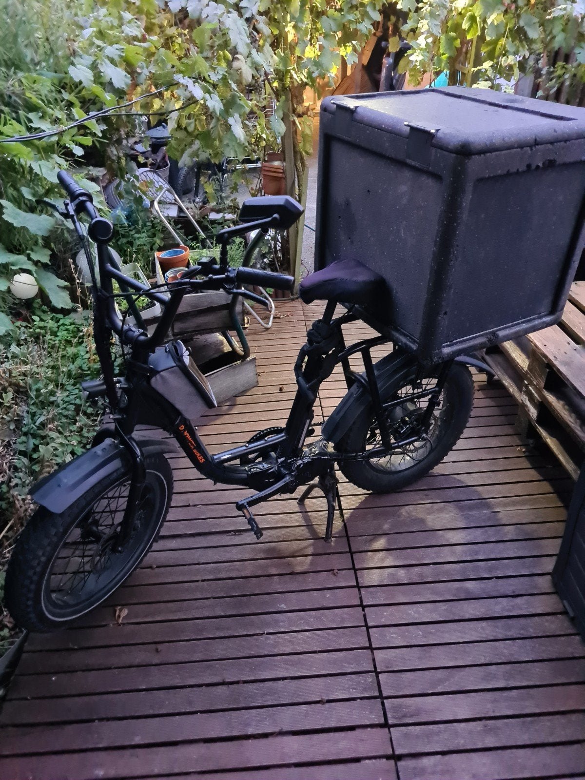 vend velo cargo  électrique avec bac livraison . marque rad, Vélos & Vélomoteurs, Enlèvement, Comme neuf