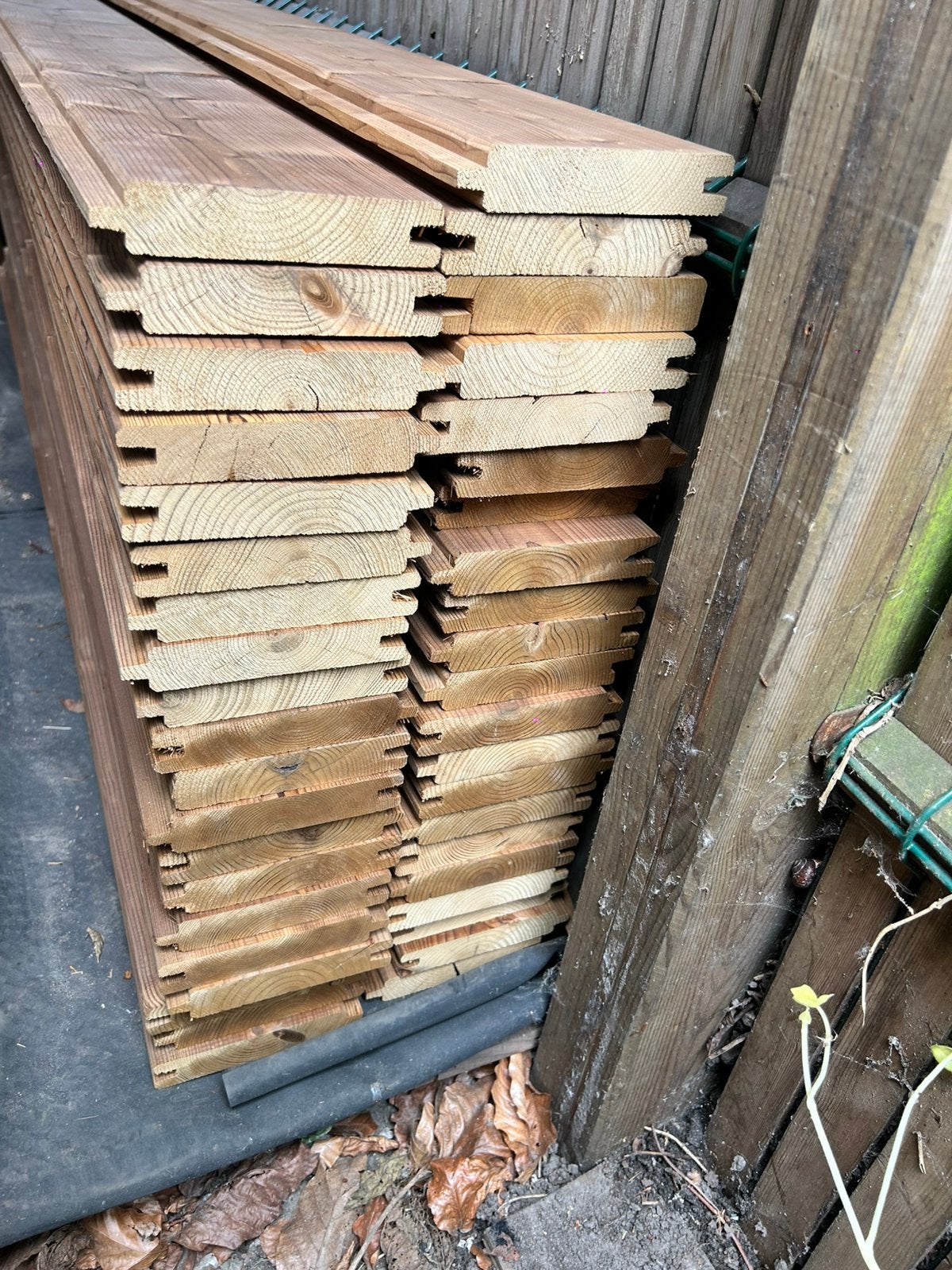 Planken tand en groef thermowood, Ophalen, Zo goed als nieuw, Planken