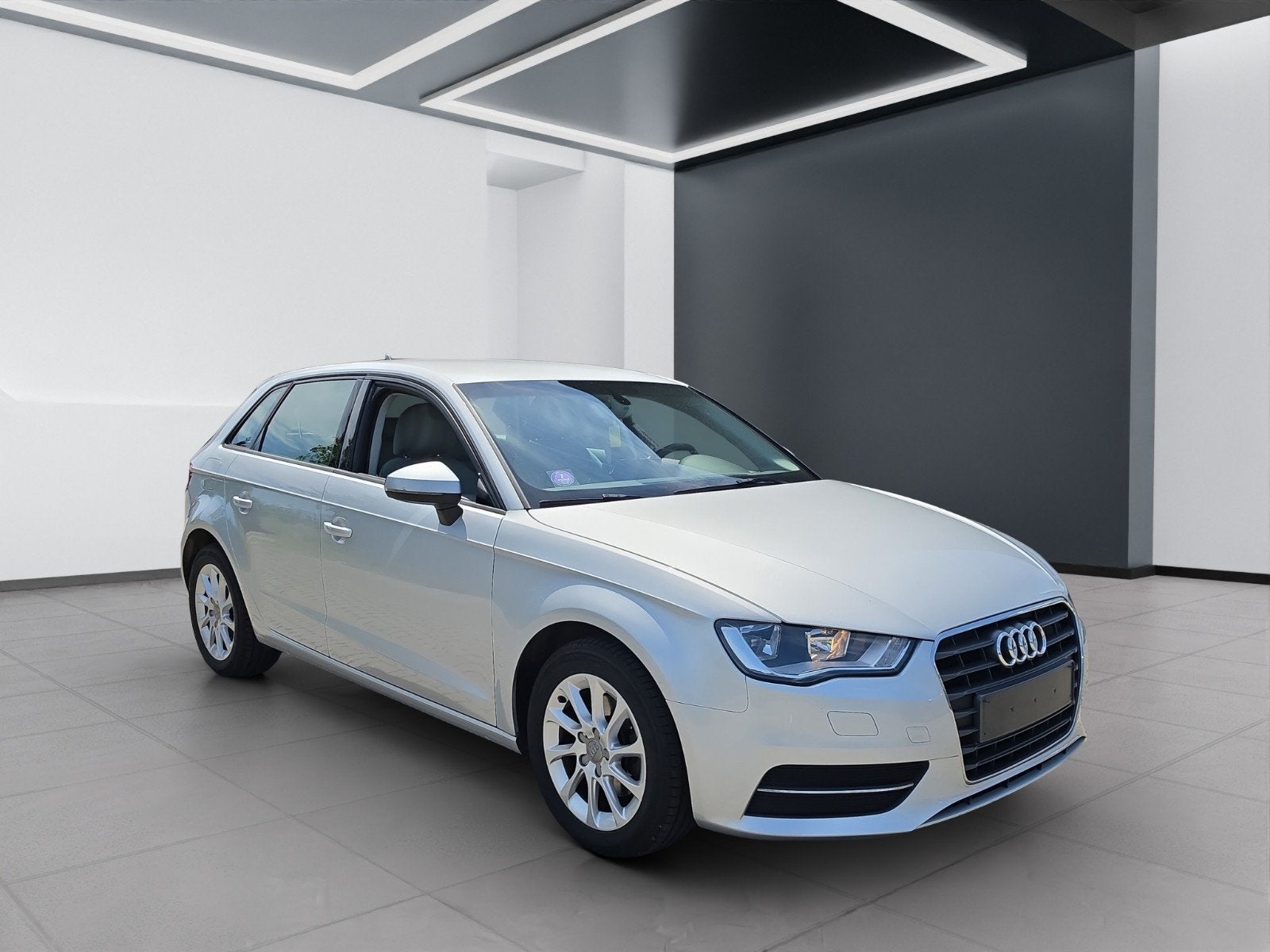 Audi A3 Benzine Automaat 5deurs S-line 2014 Navi, Auto's, Audi, Bedrijf, A3, ABS, Airbags, Airconditioning, Alarm, Bluetooth, Bochtverlichting