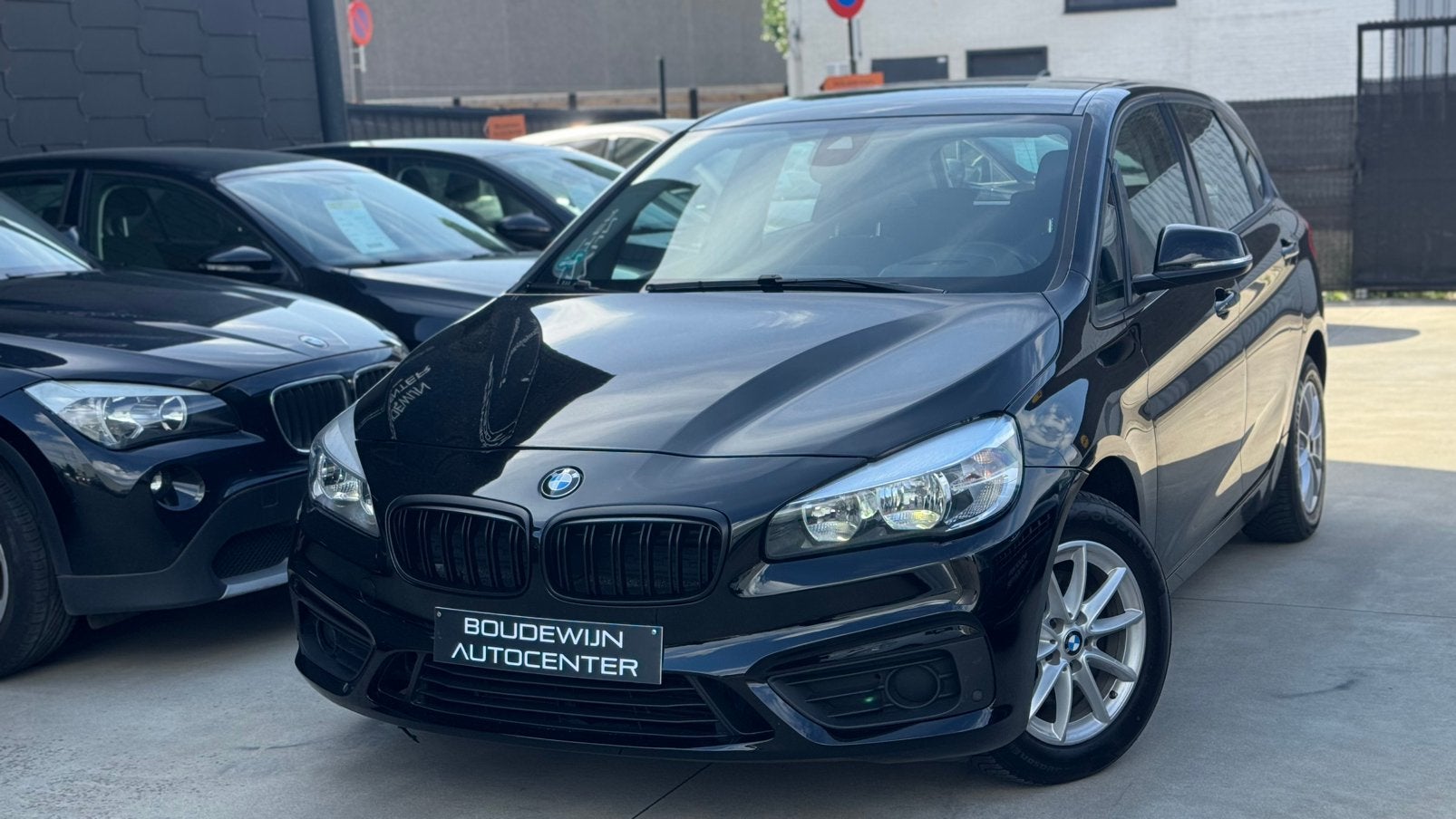Bmw 2 serie 1.6Benzine 127.xxxkm 2016 Garantie Topstaat, Voorwielaandrijving, Stof, Zwart, Zwart