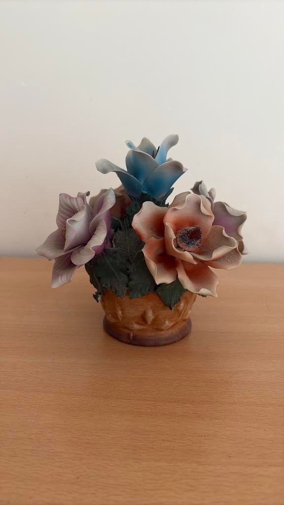 vintage Capodimonte porseleinen bloemenboeket, Antiquités & Art, Antiquités | Porcelaine, Enlèvement