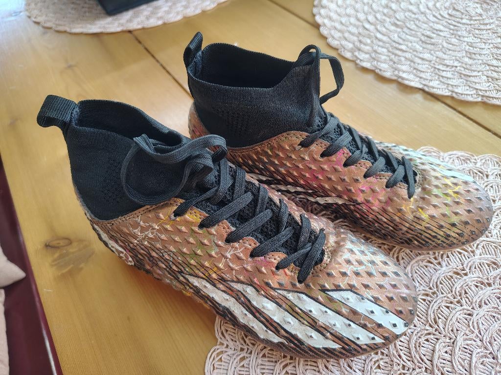 Voetbalschoenen maat 33, Sport en Fitness, Voetbal, Ophalen of Verzenden, Gebruikt, Schoenen