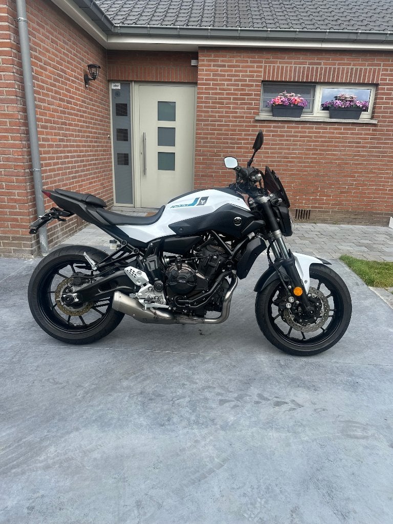 YAMAHA MT07 - 2800 KM - 09/2017