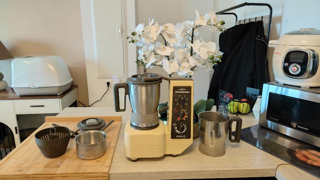 Thermomix Vorwerk complet 3300 avec accessoires, Electroménager, Mélangeurs de cuisine, 2 à 3 litres, Enlèvement, Utilisé, 3 vitesses ou plus