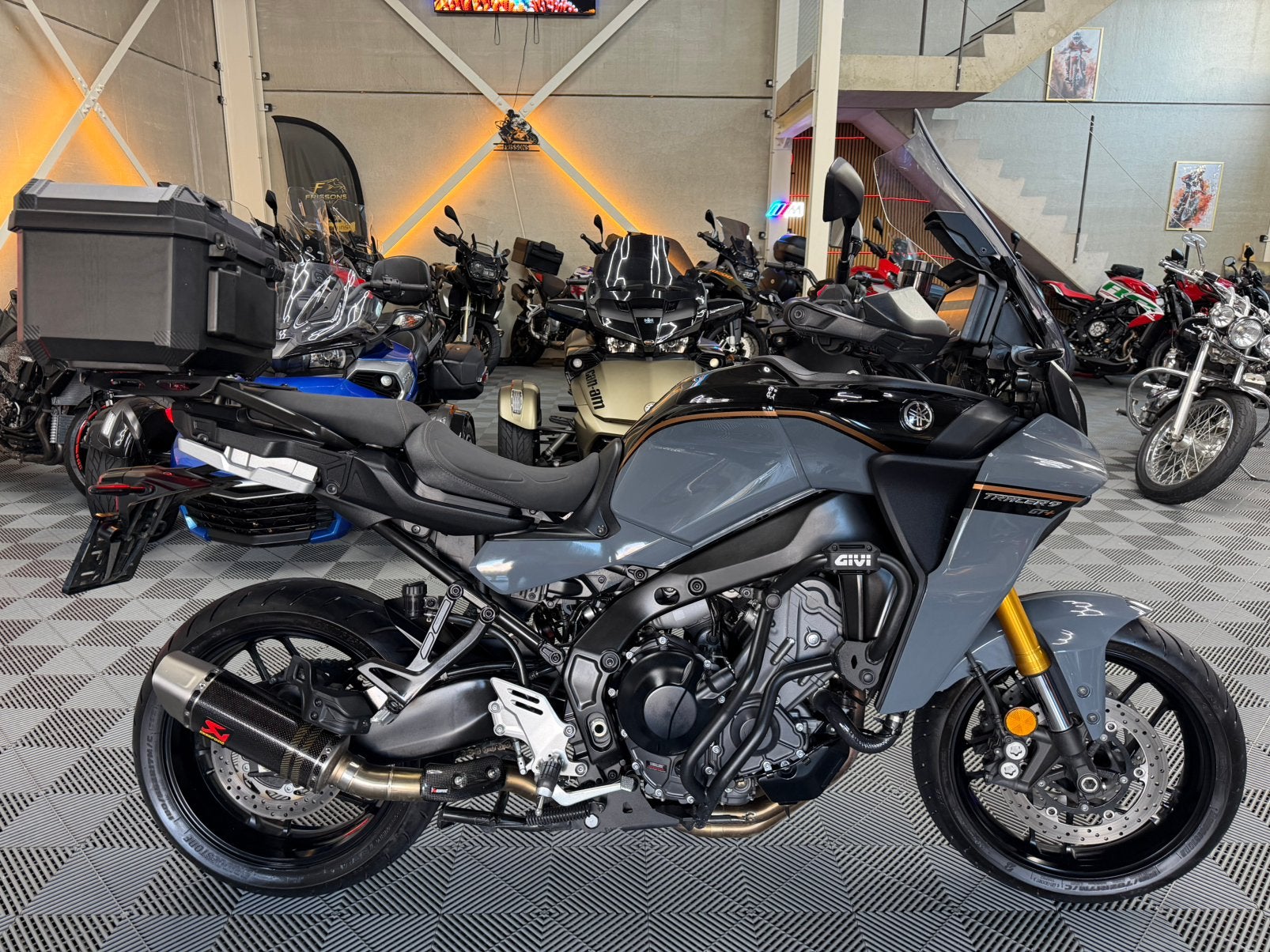 YAMAHA TRACER 900 GT PLUS + * GARANTIE * 2024 * 16.600 km, Permis Moto A, Entreprise, Occasion, Plus de 35 kW