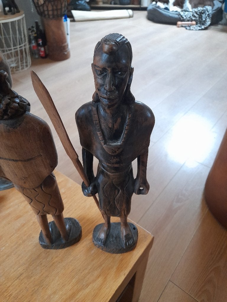 Prachtige set van 2 handgesneden Afrikaanse beelden (Hout), Houtsnijwerk, Ophalen of Verzenden, 20 - 50 cm, Hout
