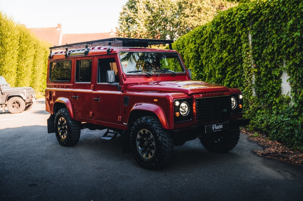 Land Rover Defender 110 // Rimini Red // AIRCO // ALL INCL, Auto's, Stof, Zwart, LED verlichting, 3500 kg