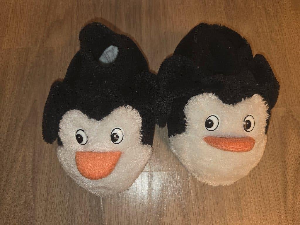 Pluchen pantoffels pinguïns - maat 31, Gebruikt, Jongen of Meisje, Overige typen, Ophalen of Verzenden