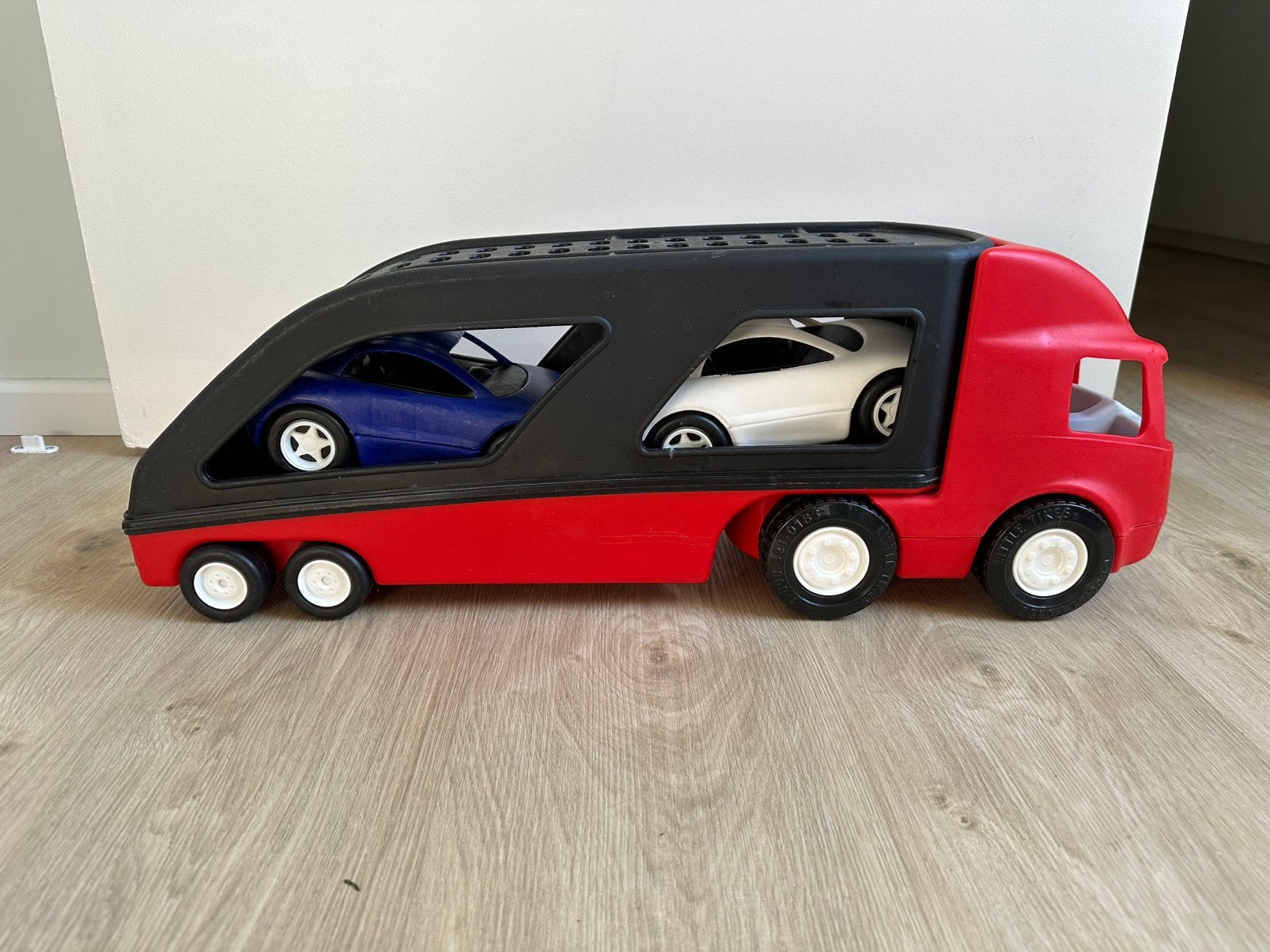 Little tikes vrachtwagen met 2 auto’s, Enlèvement, Utilisé