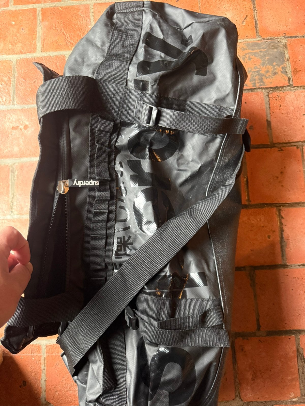 Superdry Grand sac de voyage imperméable en parfait état, Enlèvement, Comme neuf