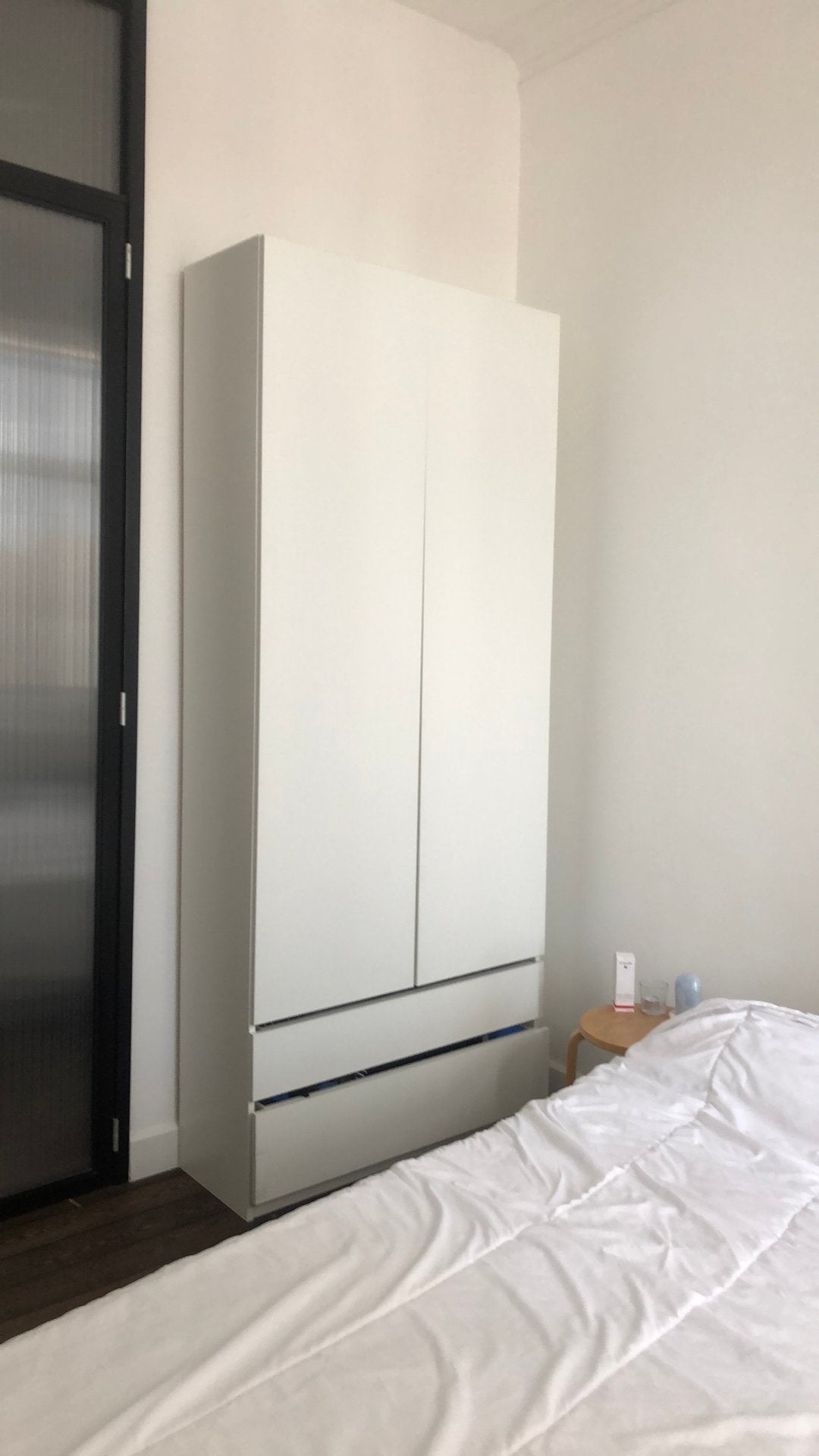 Armoire penderie design haute, Enlèvement, Comme neuf