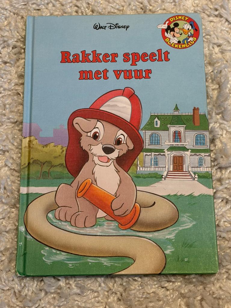 Disney boekenclub - Rakker speelt met vuur, Ophalen of Verzenden, Gelezen, Jongen of Meisje, Fictie algemeen
