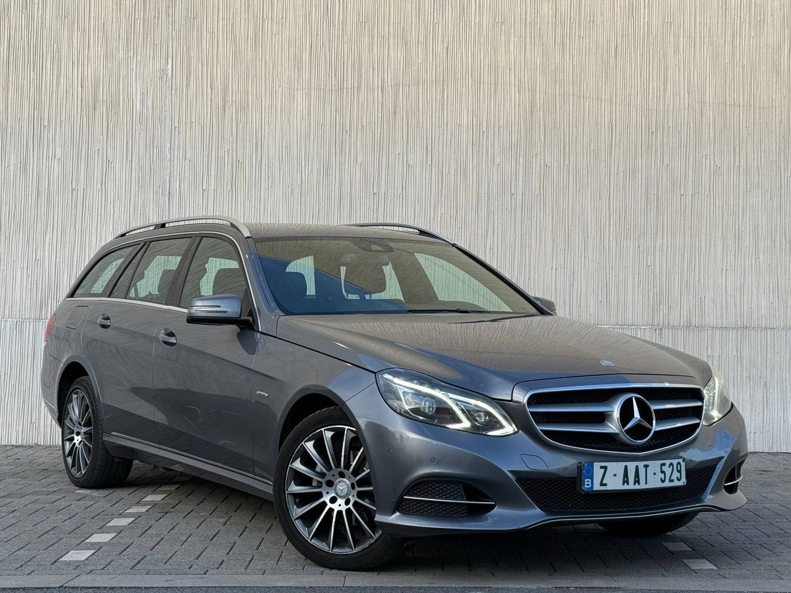 Mercedes-Benz E 200 D – Edition E Année 2016/ EURO 6B, Autos, Mercedes-Benz, Cuir, Argent ou Gris, Achat, Euro 6