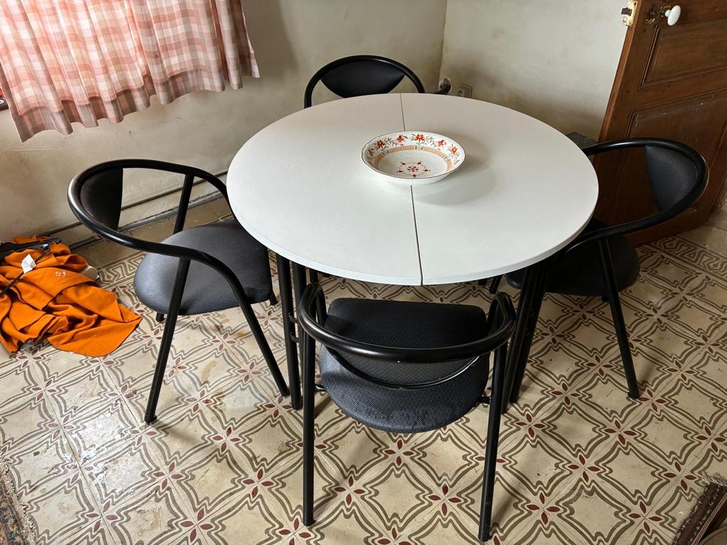 Uitschuiftafel met 4 stoelen, Ophalen, Gebruikt