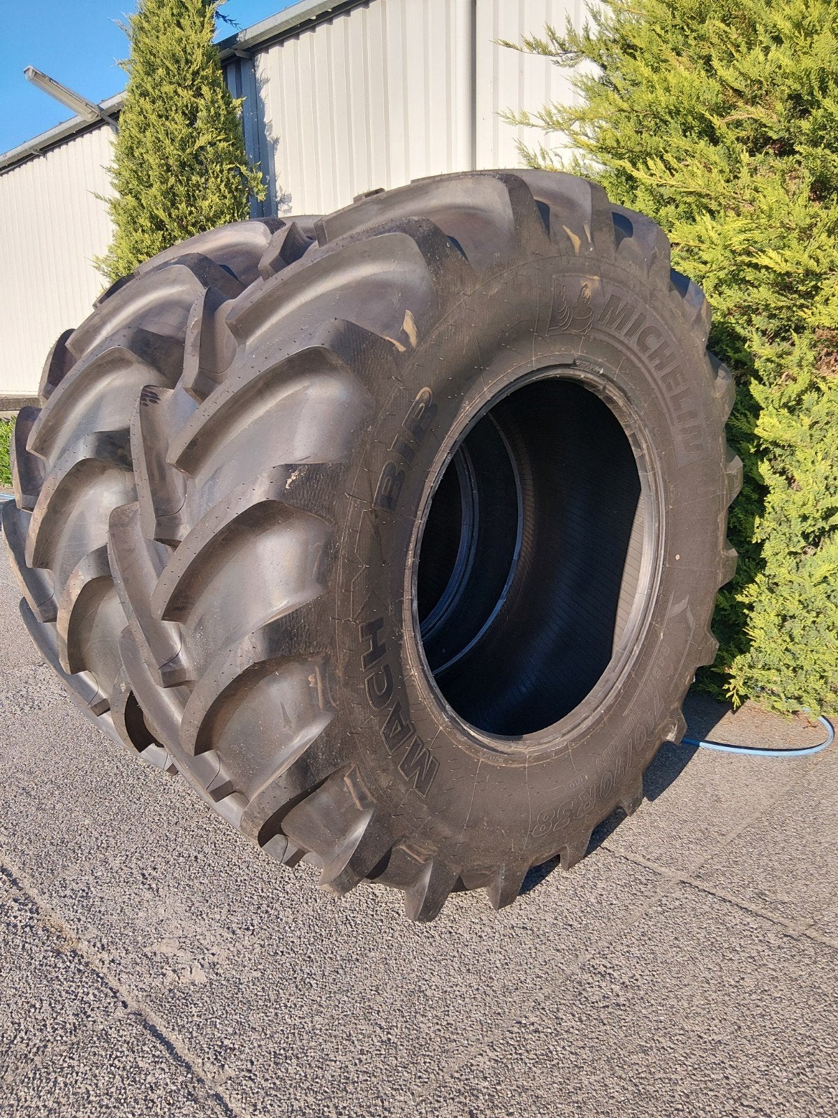 2x nieuwe michelin 710 70 38 scherpe prijs, Zakelijke goederen, Landbouw | Onderdelen | Banden, Velgen en Assen, Ophalen