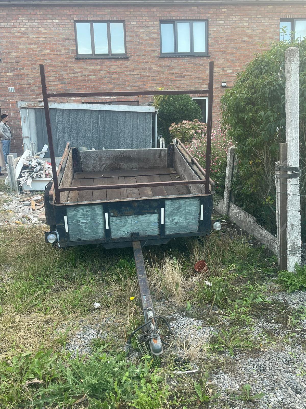 Aanhangwagen, Enlèvement, Utilisé
