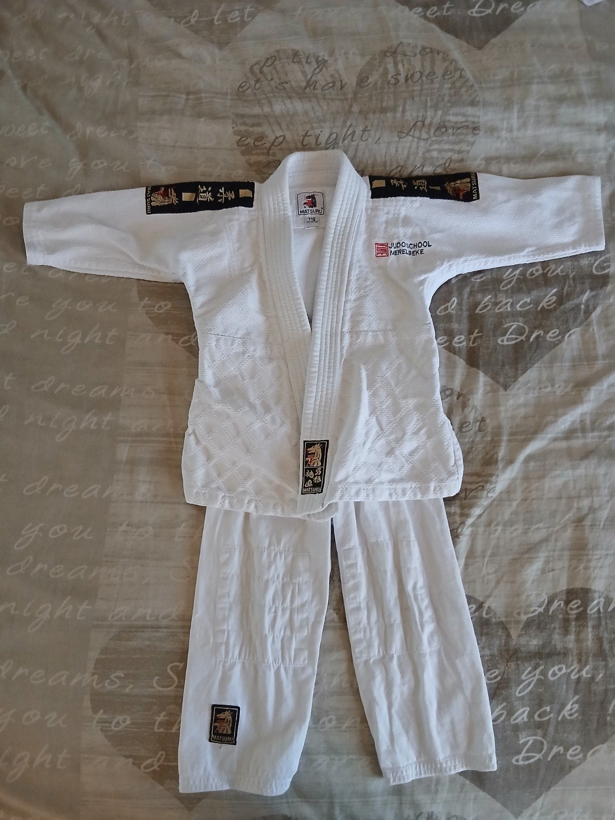 judopak Judoschool Merelbeke maat 110, Sport en Fitness, Ophalen, Maat XS of kleiner, Judo, Zo goed als nieuw