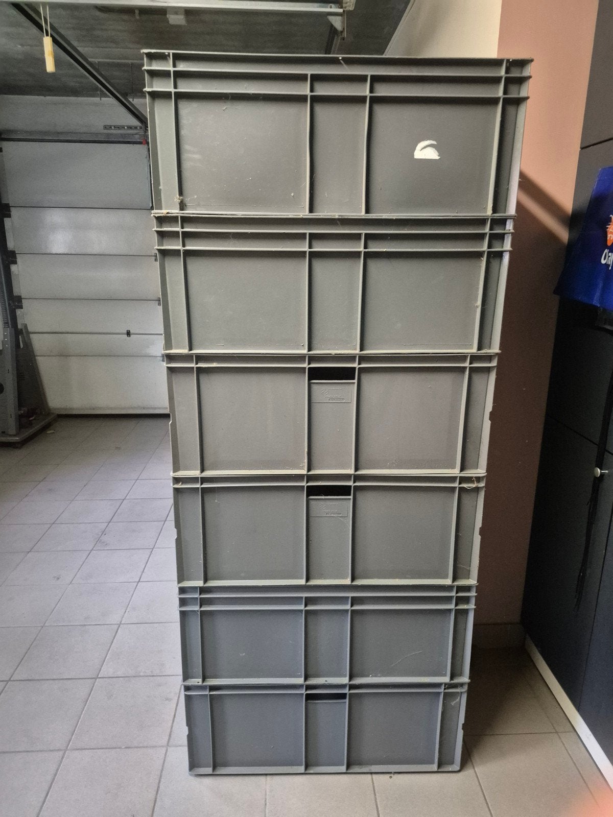 poubelles grises : Schoeller Allibert, Enlèvement
