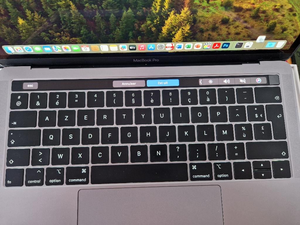 Macbook Pro Touch baar met office, Computers en Software, 13 inch, 512 GB, Zo goed als nieuw, Azerty