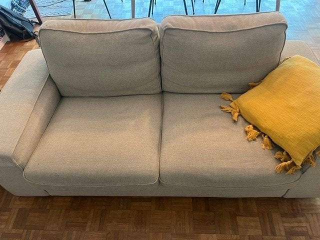 Canapé 2 places gris clair avec repose pied, Maison & Meubles, 75 à 100 cm, Enlèvement, Utilisé, Deux personnes