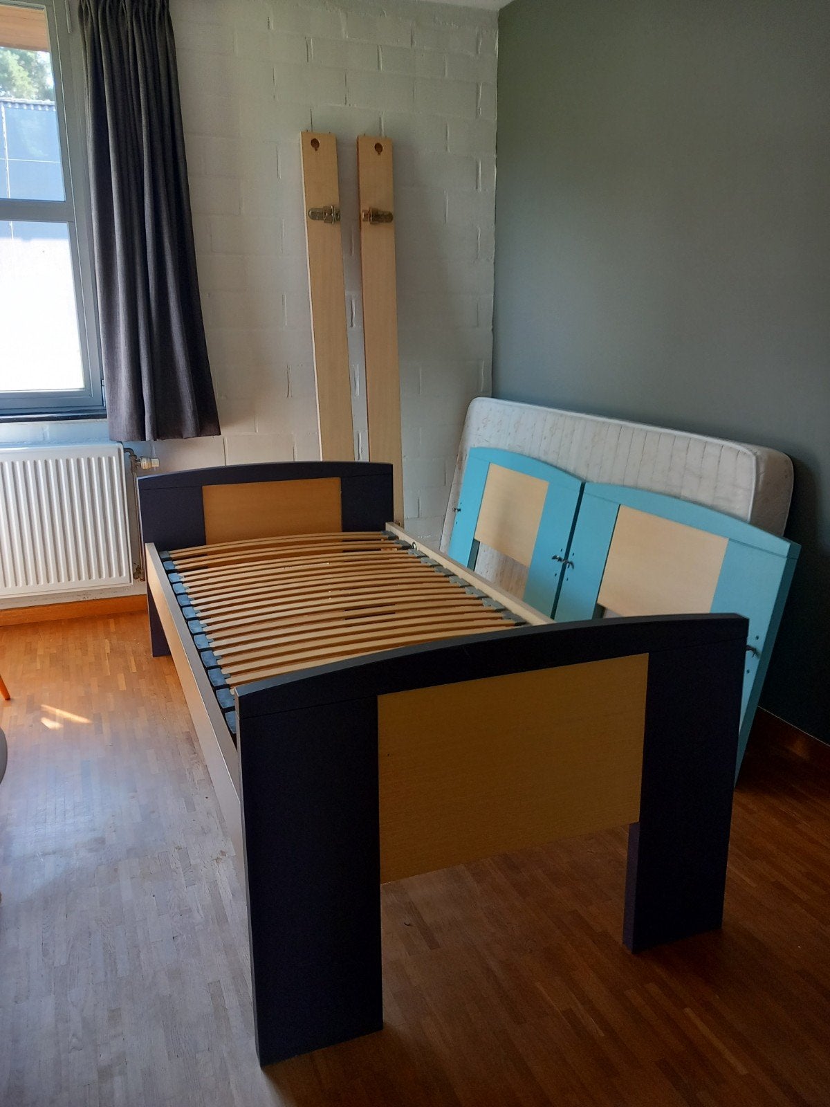 Eenpersoonsbed, Ophalen