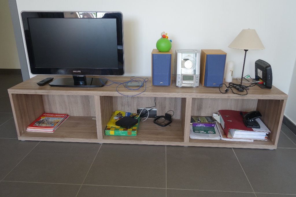 PRAKTISCH HOUTEN TV MEUBEL, Huis en Inrichting, Kasten |Televisiemeubels, Ophalen, Gebruikt, 150 tot 200 cm, Minder dan 100 cm