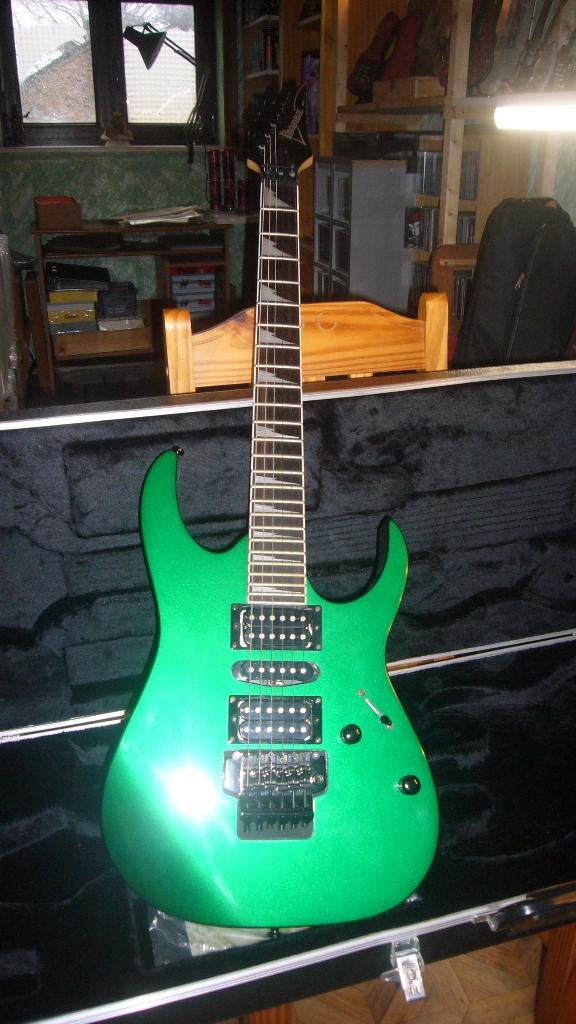 IBANEZ, Muziek en Instrumenten, Snaarinstrumenten | Gitaren | Elektrisch, Zo goed als nieuw, Solid body, Ibanez, Ophalen