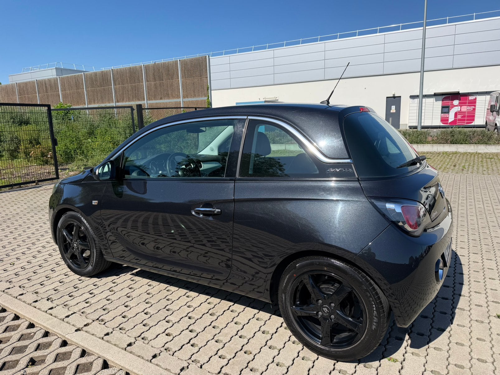Opel Adam 1.2 benzine jaar 2015, Auto's, ADAM, Euro 6, Bedrijf, 3 deurs