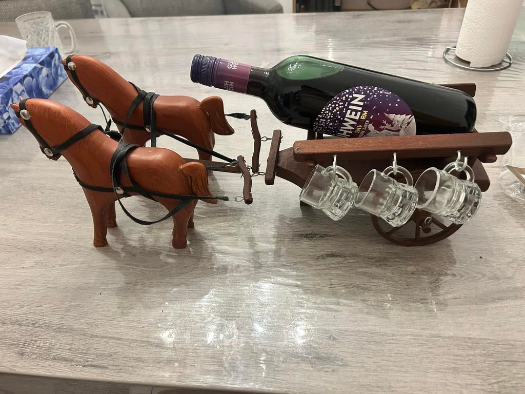 Fles houder met glazen decoratie, Ophalen, Zo goed als nieuw