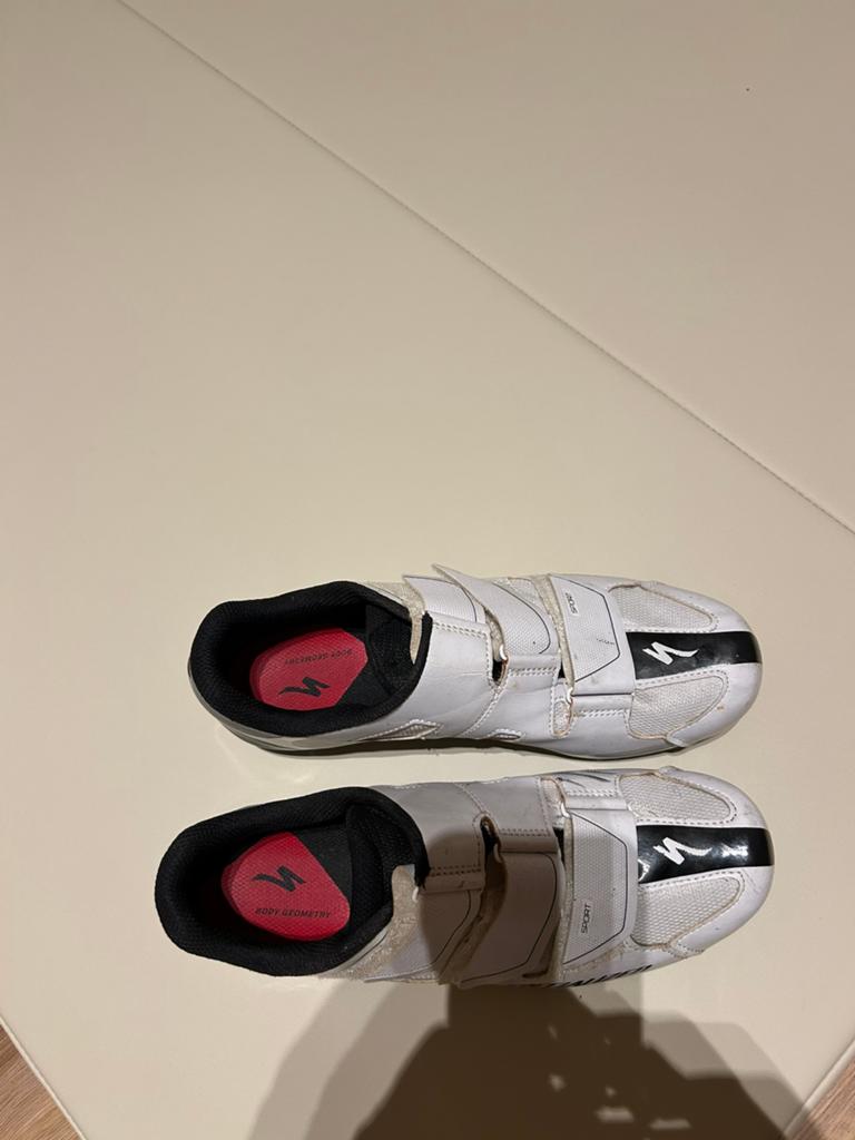 Schoenen en vesten Specialized 🚀🚀=Wees Snel .., Sport en Fitness, Overige Sport en Fitness, Ophalen, Zo goed als nieuw
