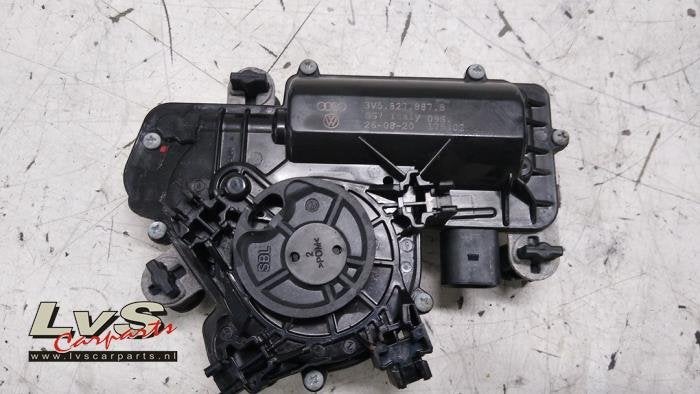 Hayon moteur d'un Audi A4, Autos : Pièces & Accessoires, -, 3 mois de garantie, Audi, Utilisé