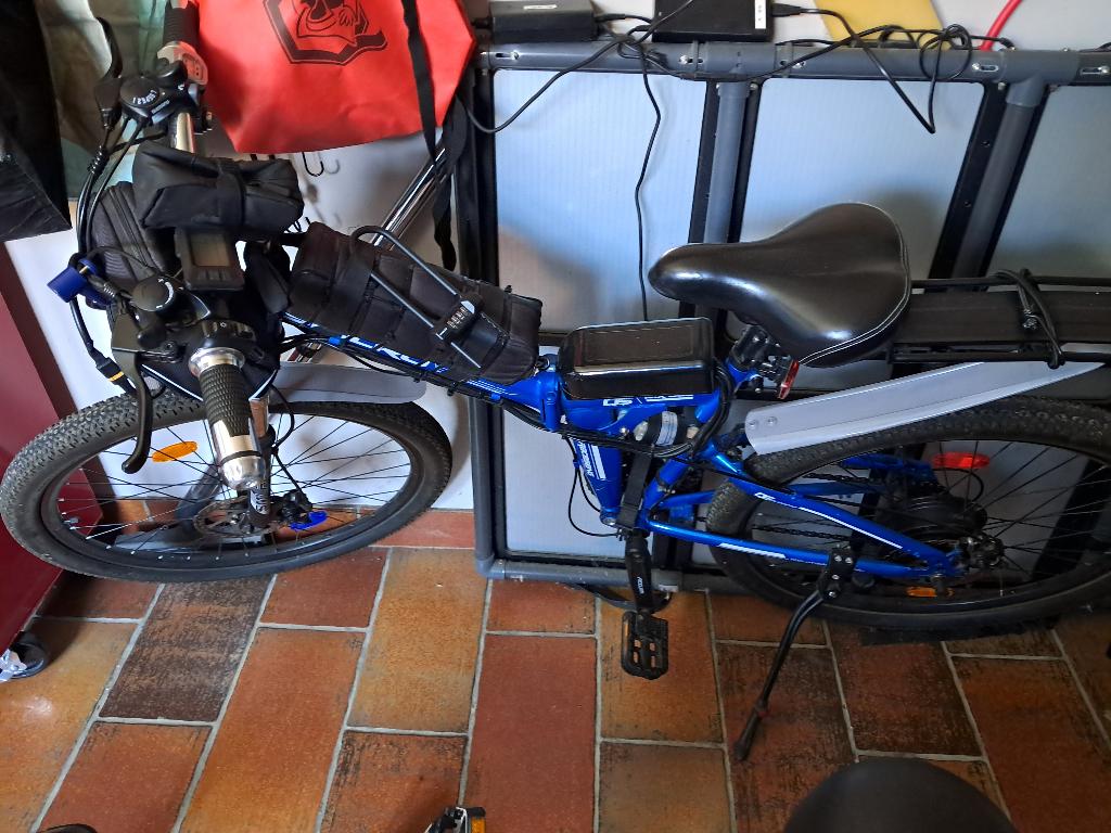 Elektrische mountainbike fiets 140 km, Ophalen, Zo goed als nieuw, 50 km per accu of meer