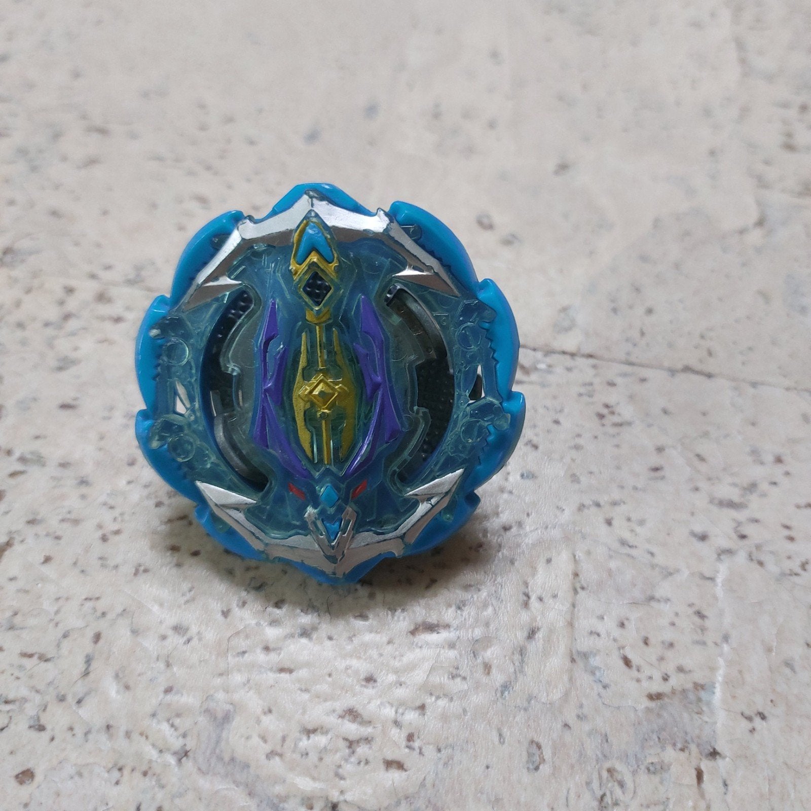 beyblade burst, Handtassen en Accessoires, Ophalen of Verzenden, 4 tot 7 cm, Blauw, Zilver